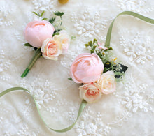 Load image into Gallery viewer, Flower Bride Boutonniere Wedding Bouquet