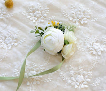 Load image into Gallery viewer, Flower Bride Boutonniere Wedding Bouquet