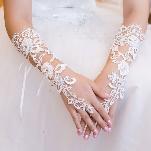 White Woman Lace Wedding Gloves